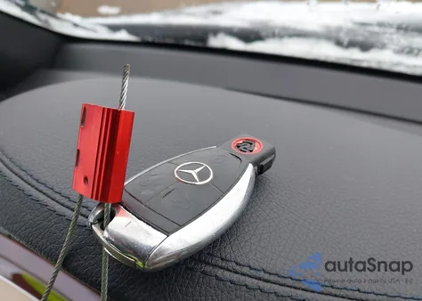 2007 Mercedes-Benz S 550 4Matic z USA, uszkodzony, nr VIN WDDNG86XX7A097769